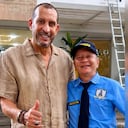 Víctor Acosta y el actor 'Flaco' Solorzano, quien ayudó a difundir su imagen en redes para poder encontrarlo.
