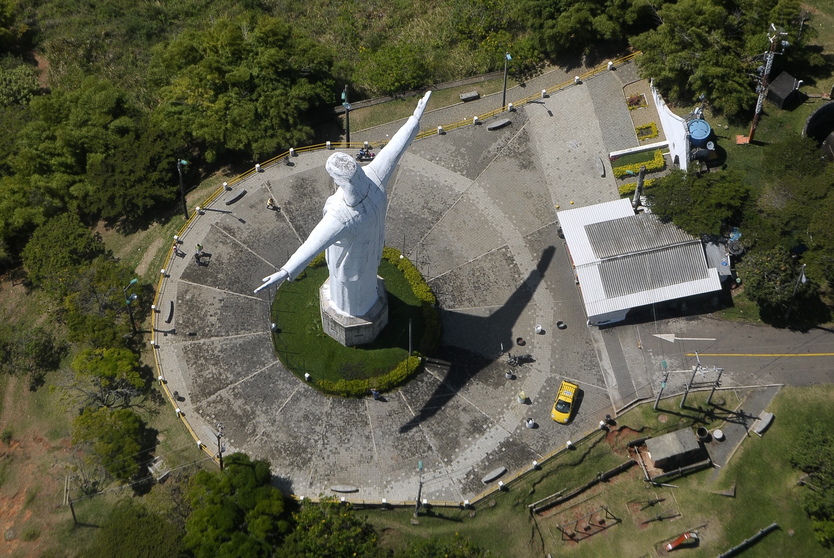 El monumento más emblemático de Cali desde una vista panorámica.