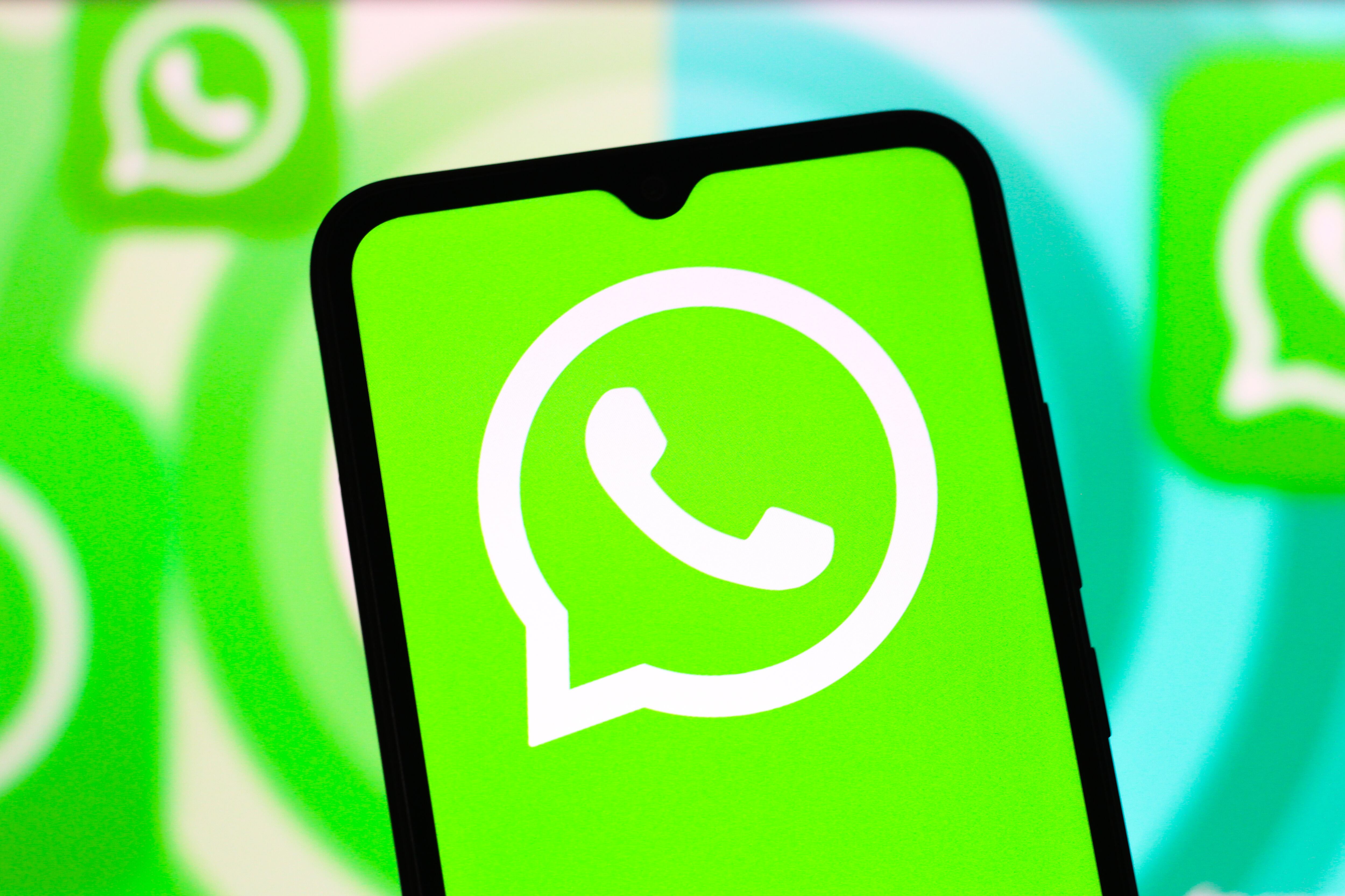 Meta ha decidido romper un hito histórico al integrar publicidad y suscripciones en WhatsApp.