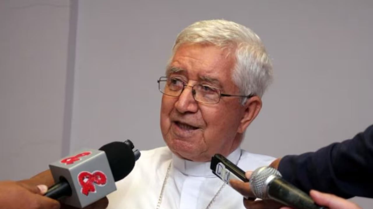 Monseñor Nel Beltrán Santamaría se encuentra hospitalizado en Bucaramanga, Santander.