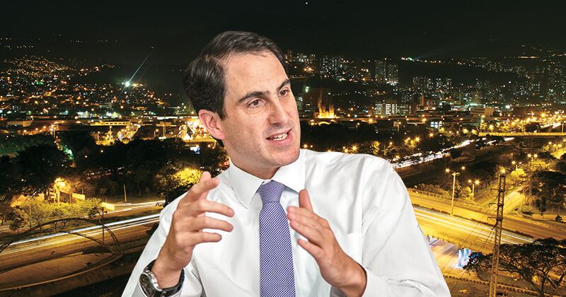 Tomás González, presidente del CREE, advirtió que las reservas probadas actuales indican que el país solo tiene gas para ocho años si se mantiene el consumo actual.