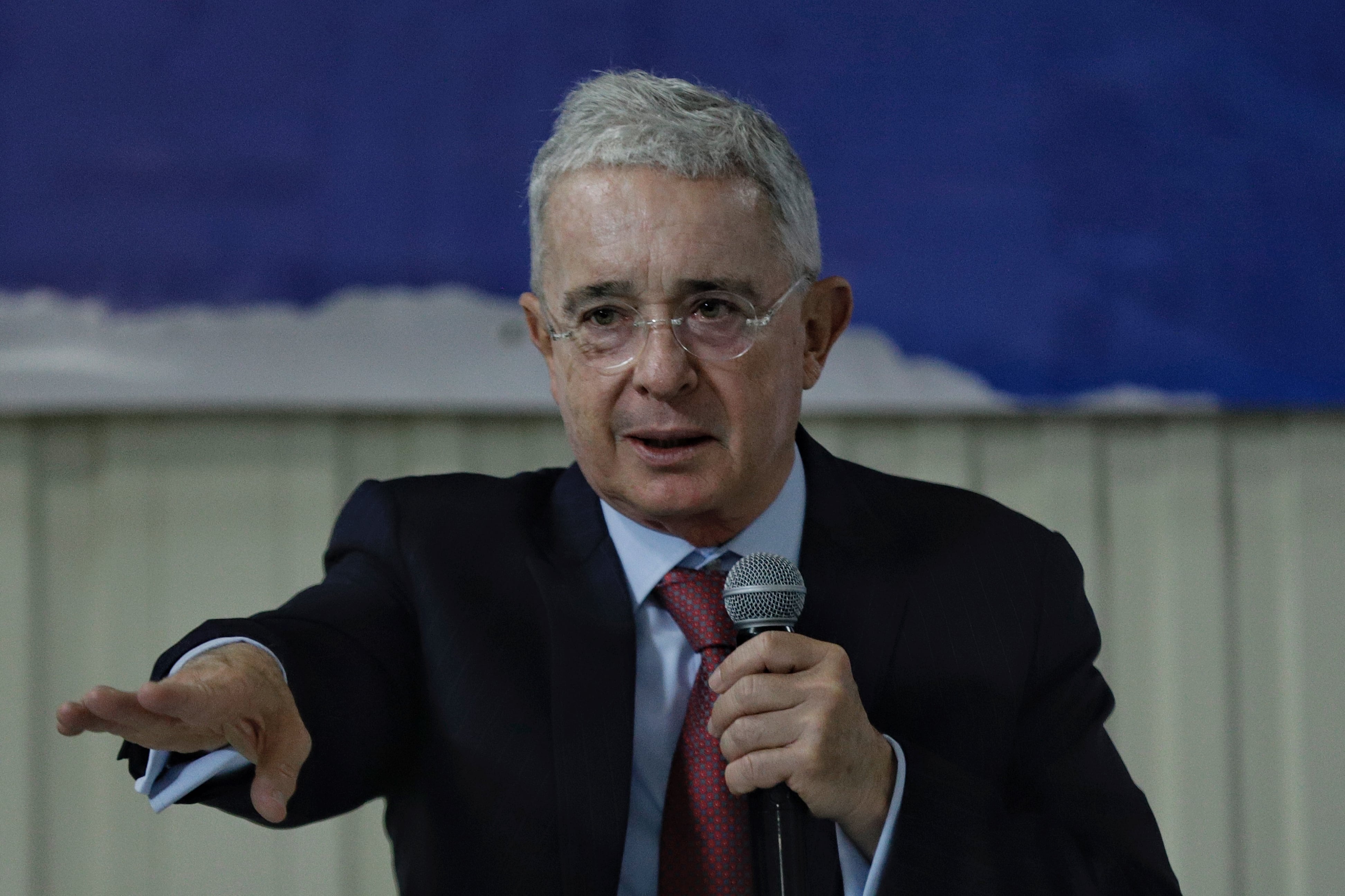 Bogotá. Mayo 11 de 2023. El expresidente Álvaro Uribe Vélez asistió al lanzamiento de las consultas populares sobre las reformas a la salud, pensión, laboral y no a las drogas, impulsadas por el partido Centro Democrático. (Colprensa - Camila Díaz)