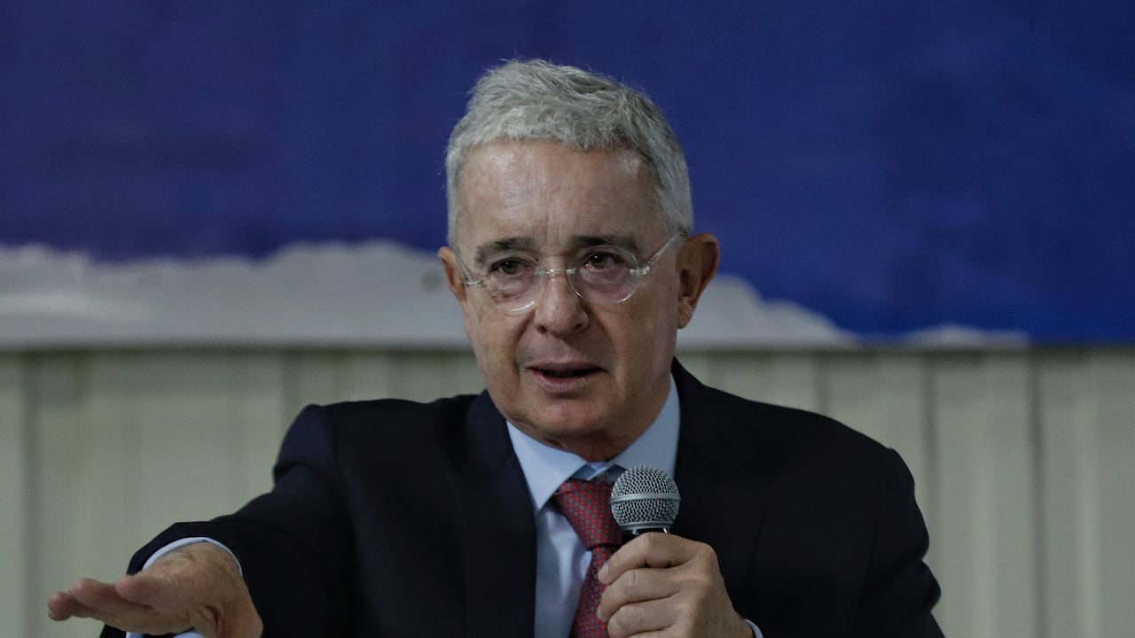 El expresidente Álvaro Uribe Vélez se pronuncia sobre crisis entre Colombia e Israel. (Colprensa - Camila Díaz)