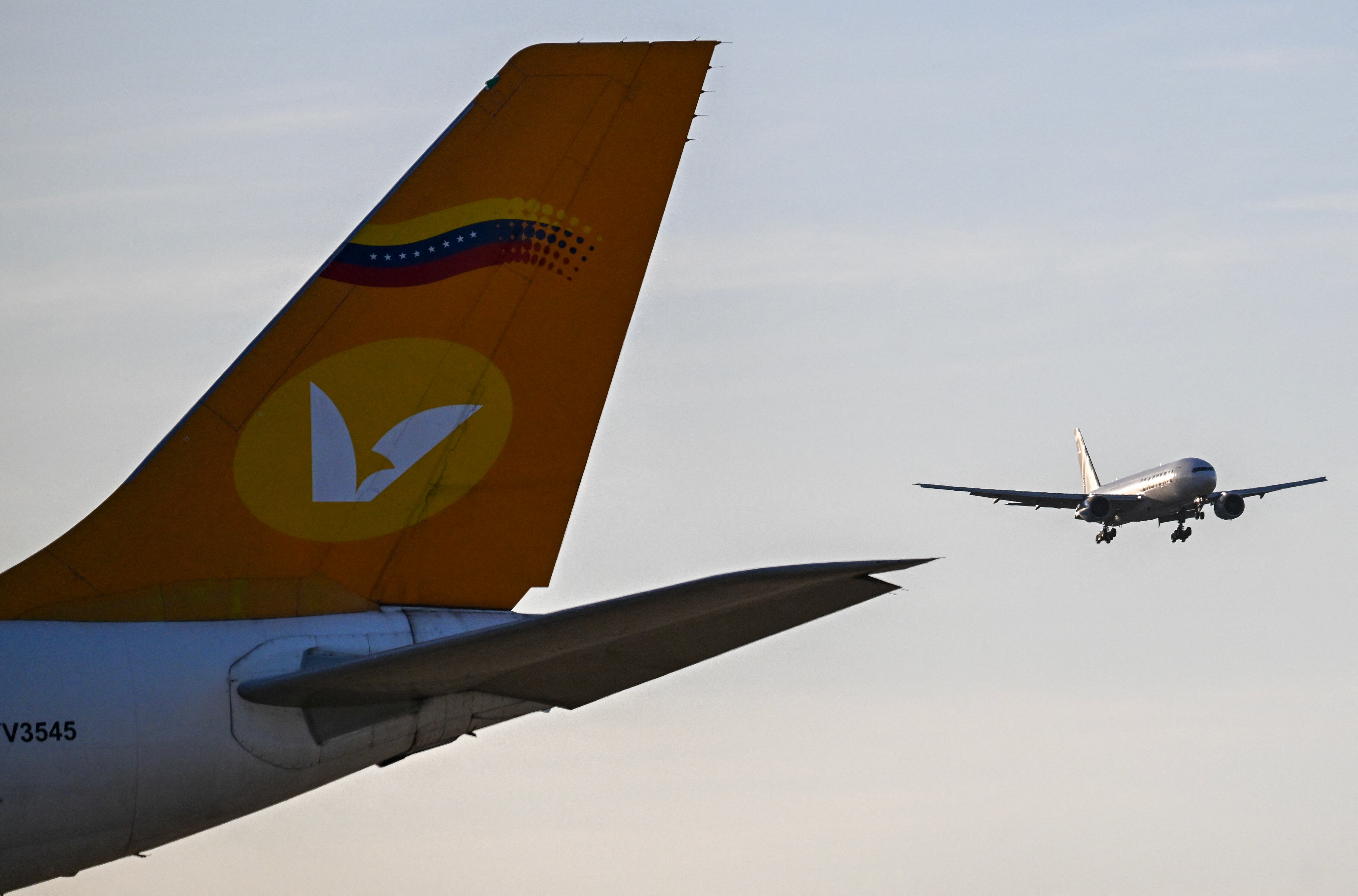 Sigue la tensión en el espacio aéreo venezolano. 
