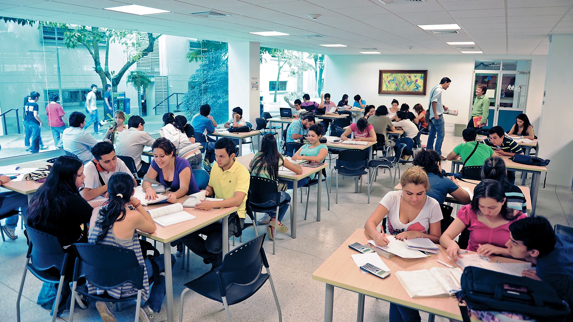 Ocho de cada 10 jóvenes son la primera generación que accede a educación superior en sus familias, gracias al programa de Jóvenes a la U.