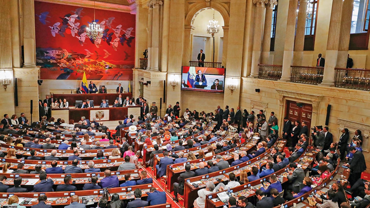 Las reformas están en vilo en el Congreso.