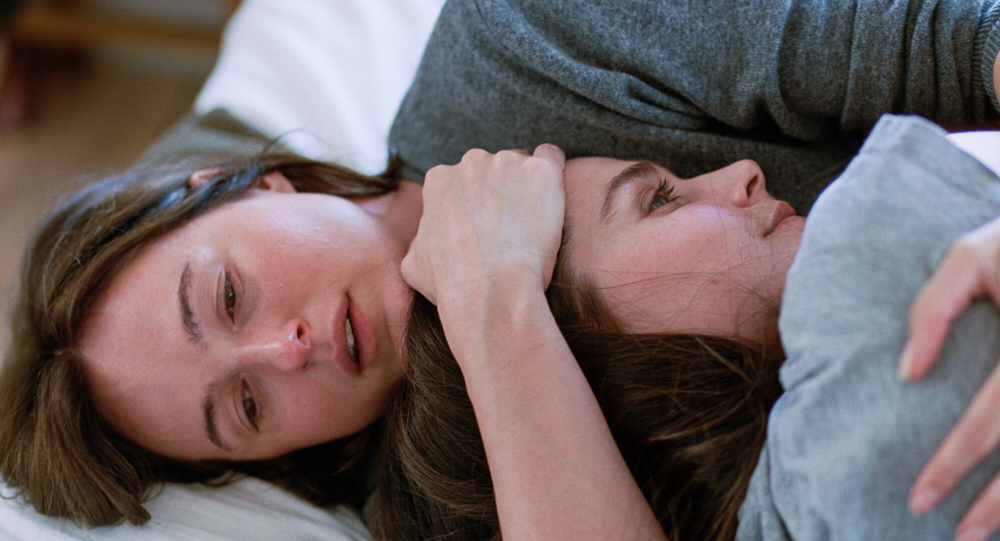 Renate Reinsve e Inga Ibsdotter Lilleaas son hermanas en 'Sentimental Value', de Joachim Trier.