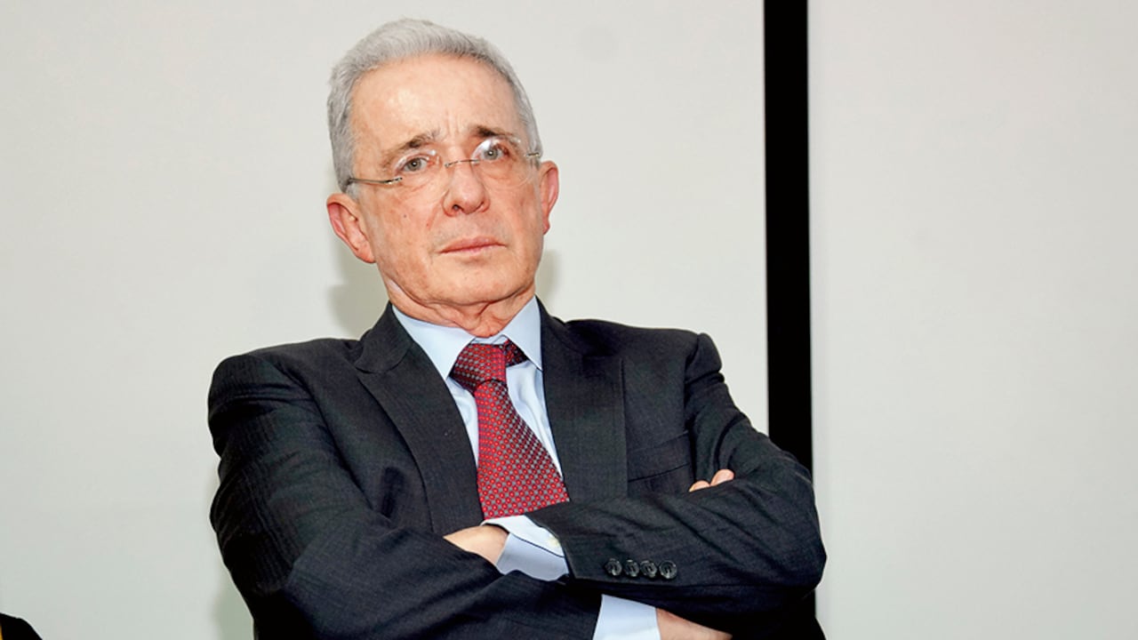 Para el expresidente Álvaro Uribe, es mejor la franqueza del presidente Petro.