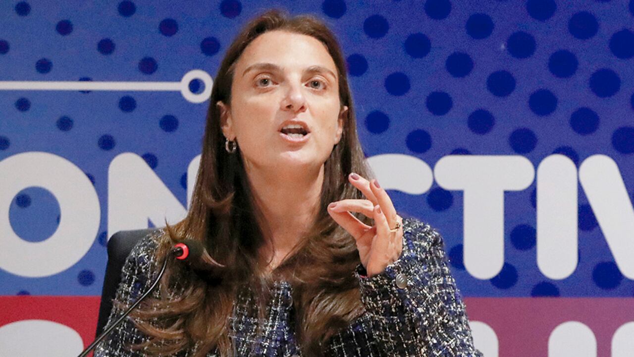 La ministra Karen Abudinen y su equipo jurídico iniciaron ocho acciones de impacto para recuperar el millonario anticipo, encontrar y sancionar a los responsables del engaño en el multimillonario contrato.