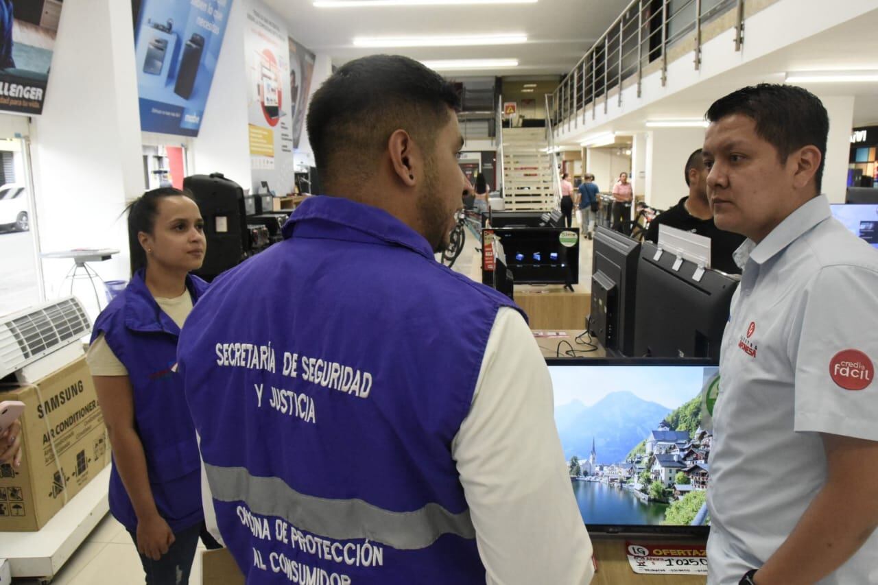 Gas en Cali: realizan operativos por altos precios de electrodomésticos y de cilindros; esto encontraron.