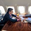 La alcaldesa Claudia López y el presidente Gustavo Petro viajando juntos a San José del Guaviare.