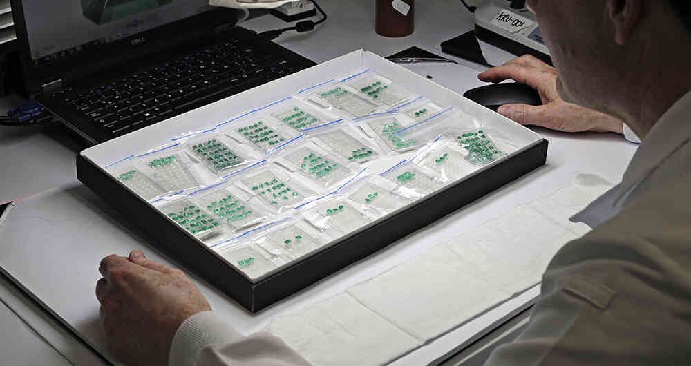 A través de la Federación Nacional de Esmeraldas se han realizado proyectos de caracterización de la cadena de valor de gemas. 