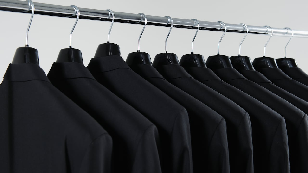 Vestirse de negro puede tener un significado psicológico.