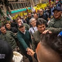 El presidente de Colombia, Gustavo Petro, se une a la marcha y saluda a sus seguidores como parte del Día Internacional de los Trabajadores 2024 el 1 de mayo de 2024 en Bogotá, Colombia (Foto de Diego Cuevas/Getty Images)