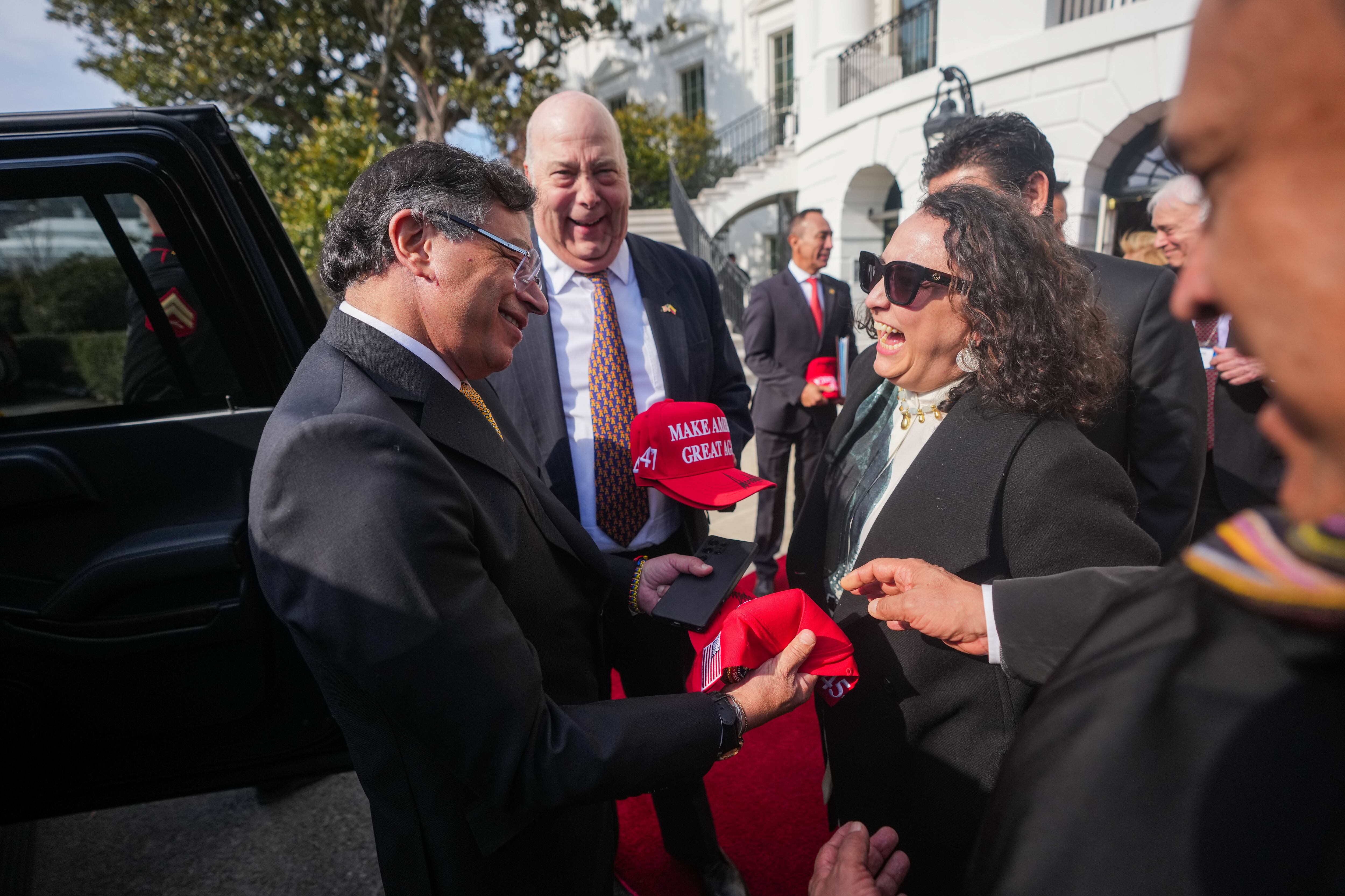Presidente Petro a la salida de la Casa Blanca este 3 de febrero.