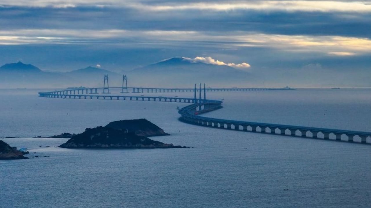 Al puente forma parte de la megaregión llamada Gran Área de la Bahía.