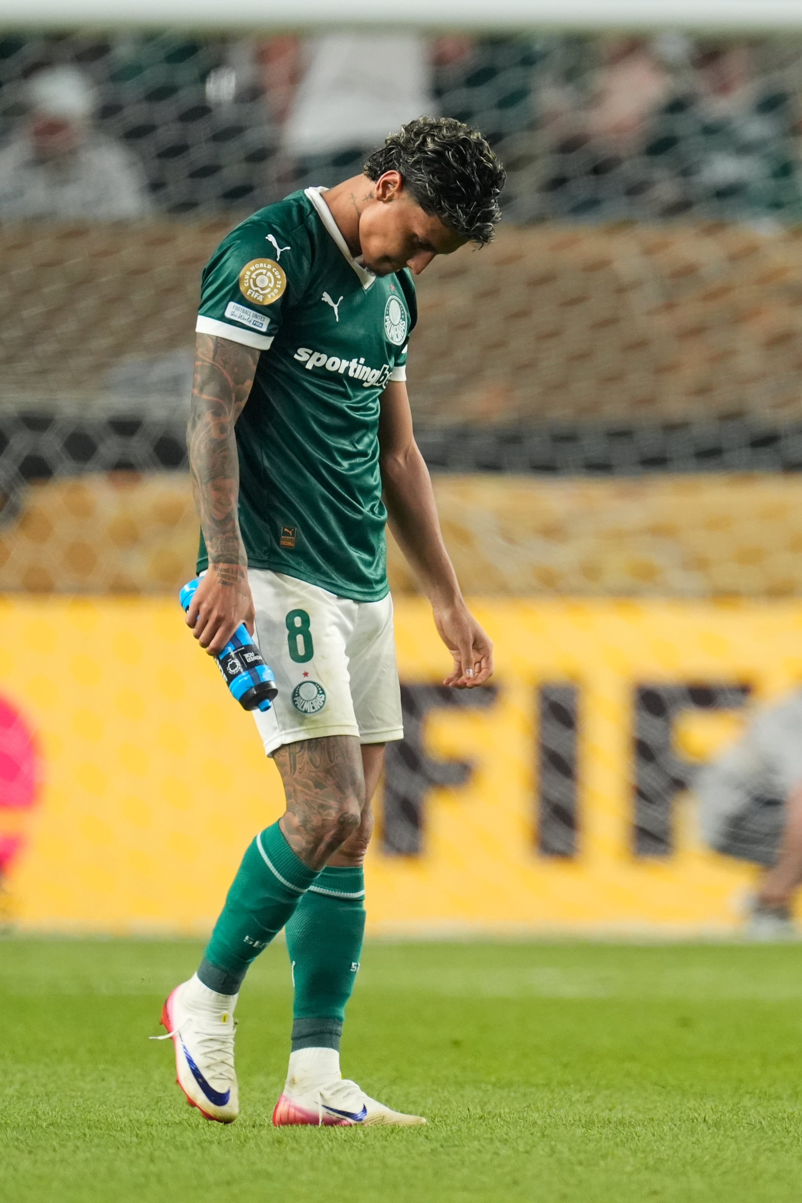 Palmeiras' Richard Rios reacts at the end of the Club World Cup quarterfinal soccer match between Palmeiras and Chelsea in Philadelphia, Friday, July 4, 2025. (AP Photo/Chris Szagola)