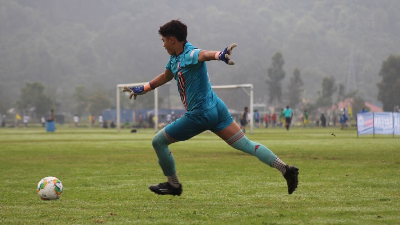 Niños y jóvenes podrán formarse como futbolistas profesionales