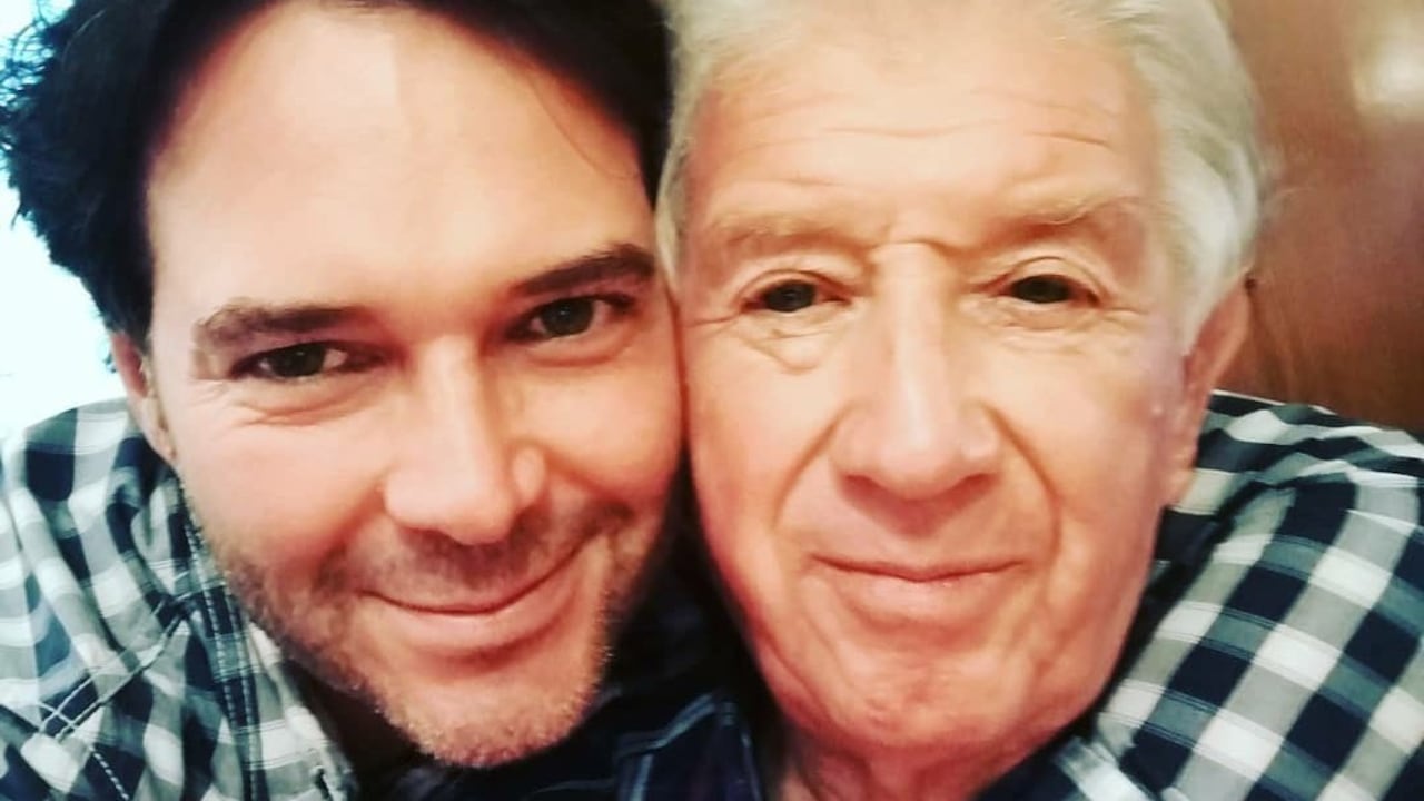 Muere actor mexicano 11 días después de que su padre perdiera la lucha contra el coronavirus