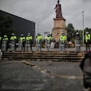 Paro Nacional avenida el dorado indigenas Misak, en las estatuas de Isabela la Católica y de Cristobal Colon