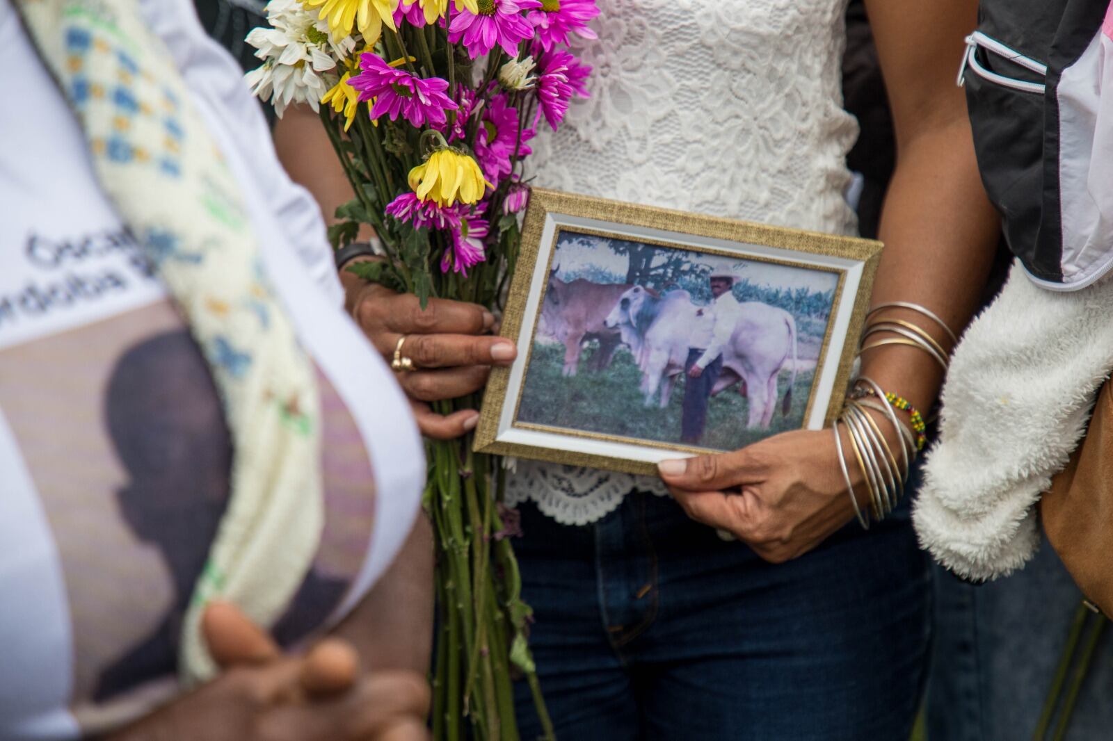 La Unidad de Búsqueda de Personas Dadas por Desaparecidas y la Jurisdicción Especial para la Paz, entregaron el cuerpo de Isaac Tuberquia en el municipio de Carmen del Darién, Chocó.