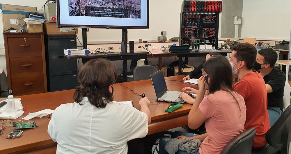 Estudiantes del proyecto Orión.