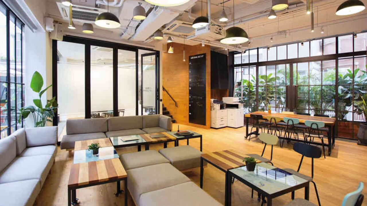 El modelo de oficinas para coworking nació para las startups. Pero ahora las empresas grandes optan por él para bajar costos operativos.