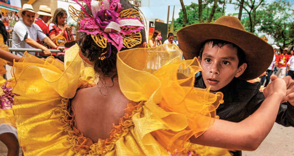 El Joropo es el baile tradicional llanero. 