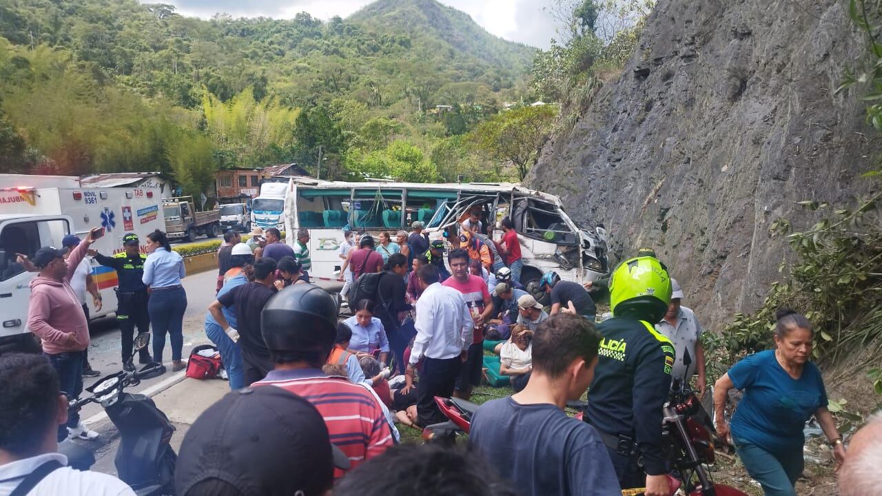 En el accidente fallecieron tres personas