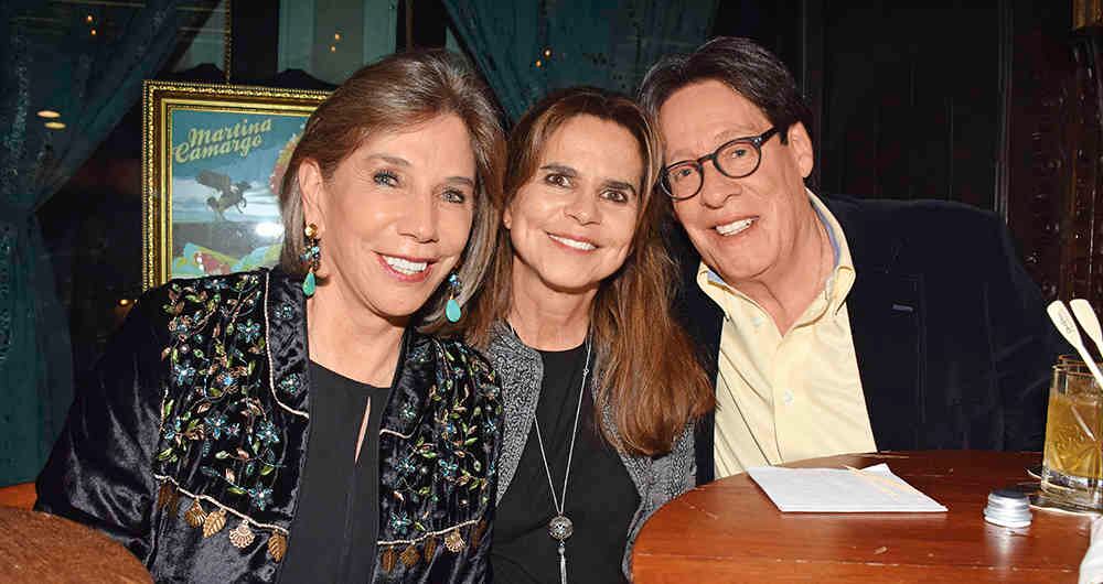 María Elvira de Santos, Araceli Paredes y Hernando Santos.