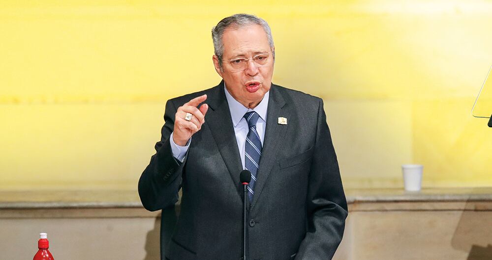 El expresidente del Senado Iván Name se encuentra detenido por haber recibido, al parecer, 3.000 millones de pesos en efectivo.