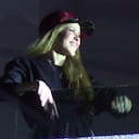 Shakira no dudó en salir de su casa para agradecer el cariño de sus fans