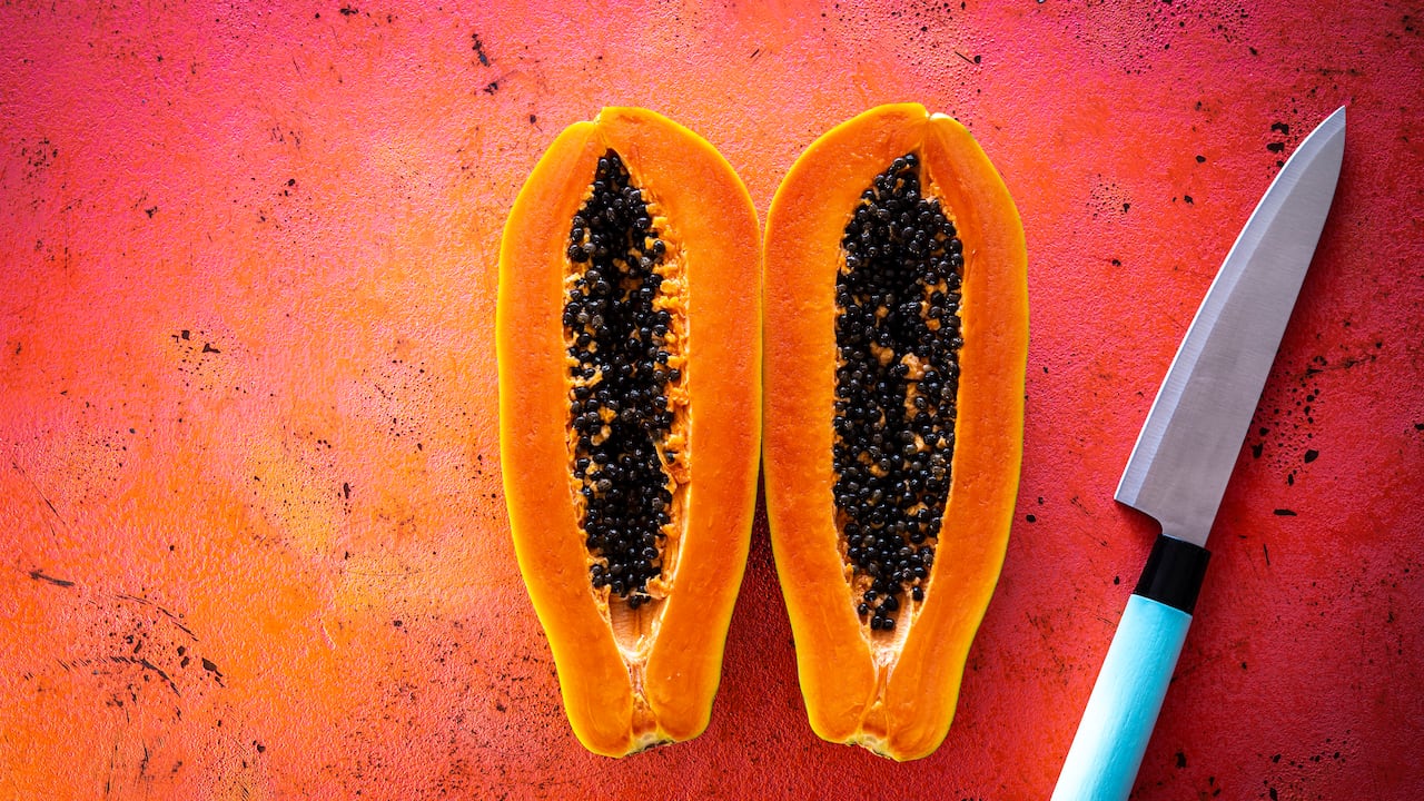 Las semillas de papaya favorecen el funcionamiento del hígado. En casos de cirrosis hepática, pueden funcionar como un tratamiento alternativo.