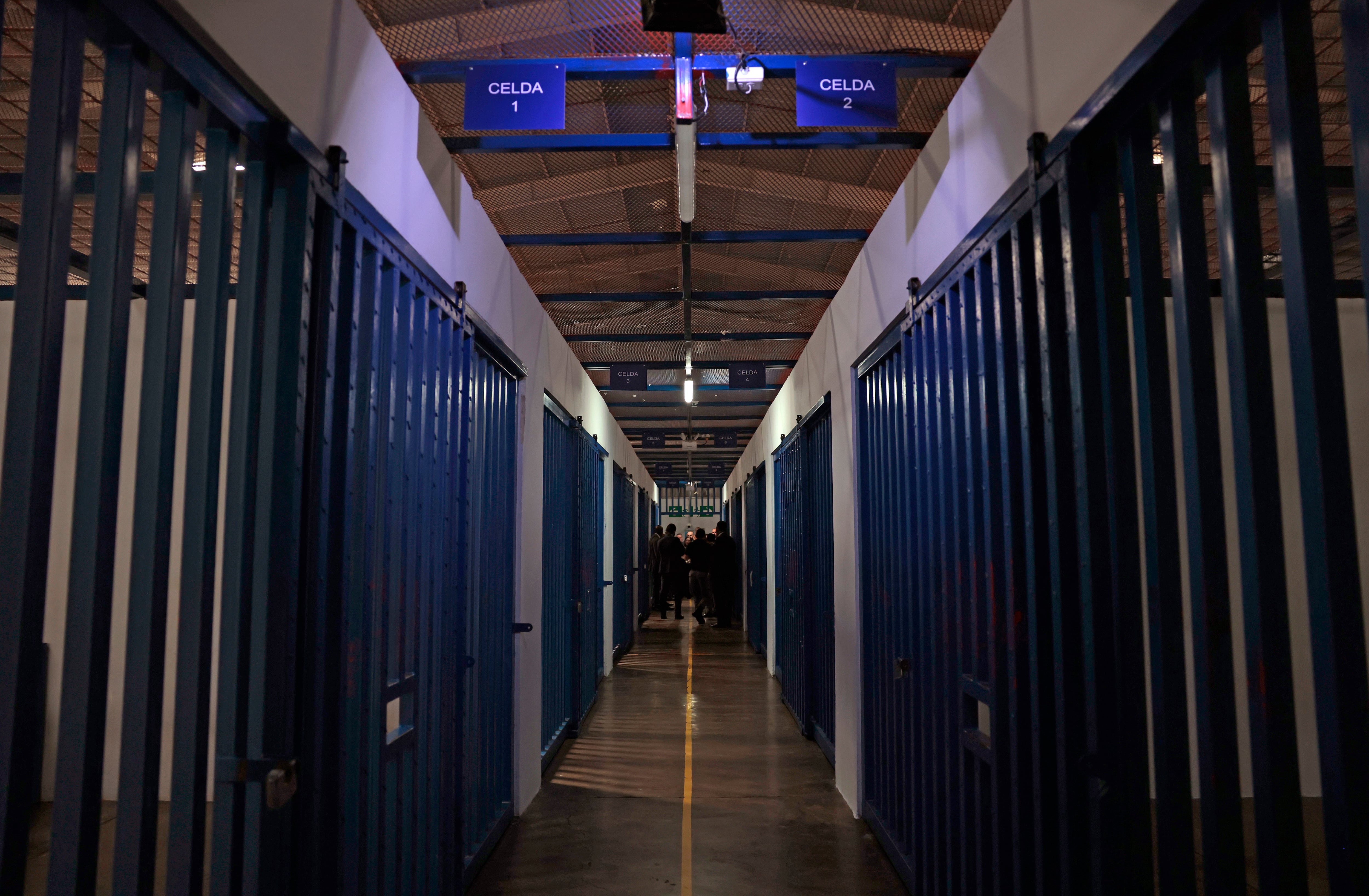 Denuncian las condiciones en las que se encuentran los detenidos antes de su deportación