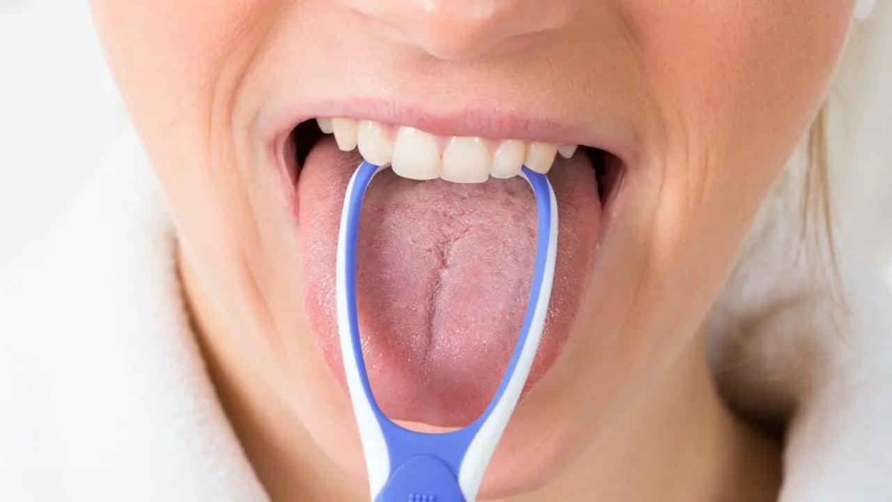 Hay productos especiales para promover la buena higiene de la lengua.