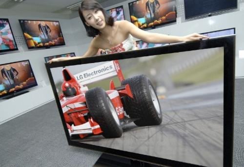 10. Televisión en 3D. La tercera dimensión dejo de ser algo exclusivo del cine, ahora, desde la comodidad de su casa, usted también podrá ver imágenes en 3D en su televisor. 
Foto: EFE