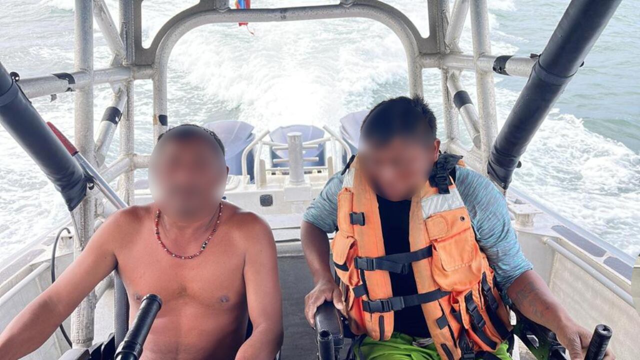 Así fue el rescate por parte de la Armada de dos pescadores desaparecidos cinco días en aguas del mar Caribe