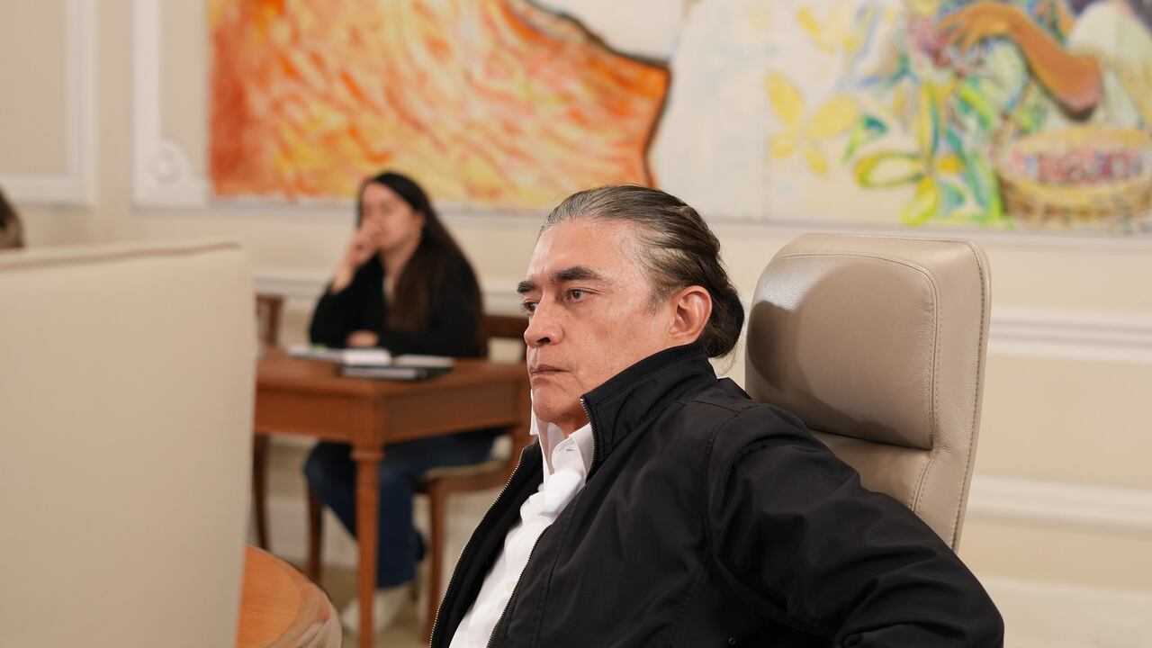 Gustavo Bolívar, director del Departamento para la Prosperidad Social, en el consejo de ministros adelantado en Bogotá el 4 de febrero de 2025
