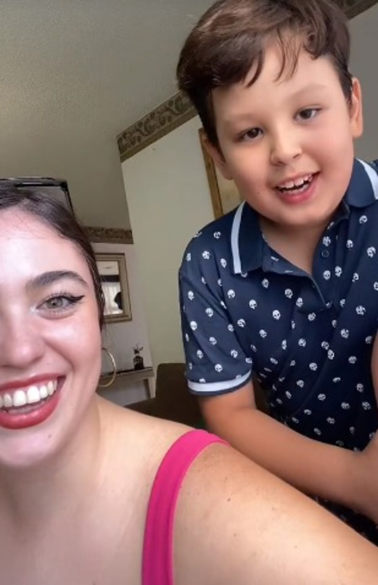 niño que vende chismes en México se hace viral
fotograma,1.50, @lilianfonseca_, TikTok