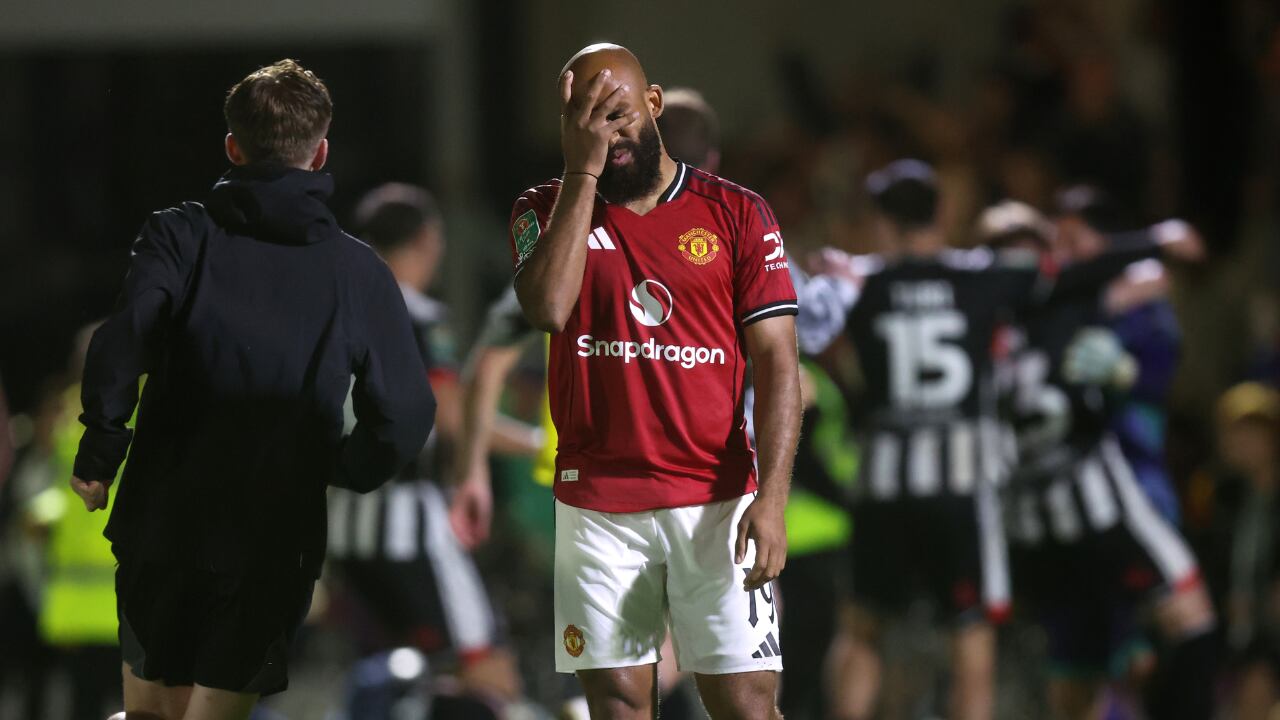 Manchester United sufre eliminación prematura en Copa de la liga