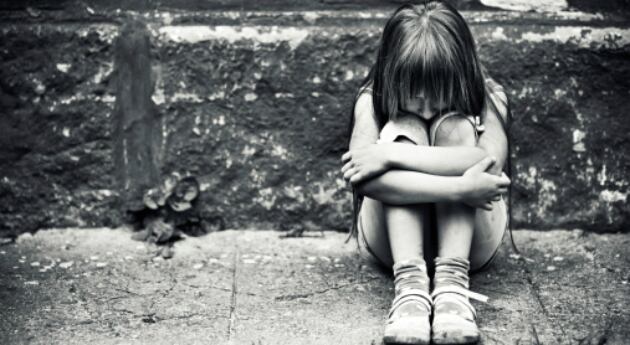 El apoyo familiar y comunitario son fundamentales en la detección y derivación de casos de suicidio.