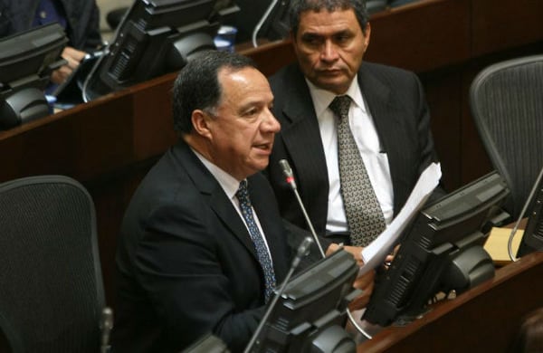 Eduardo Enríquez Maya, conciliador. Da la cara. 