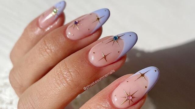 Instagram @phoebesummernails