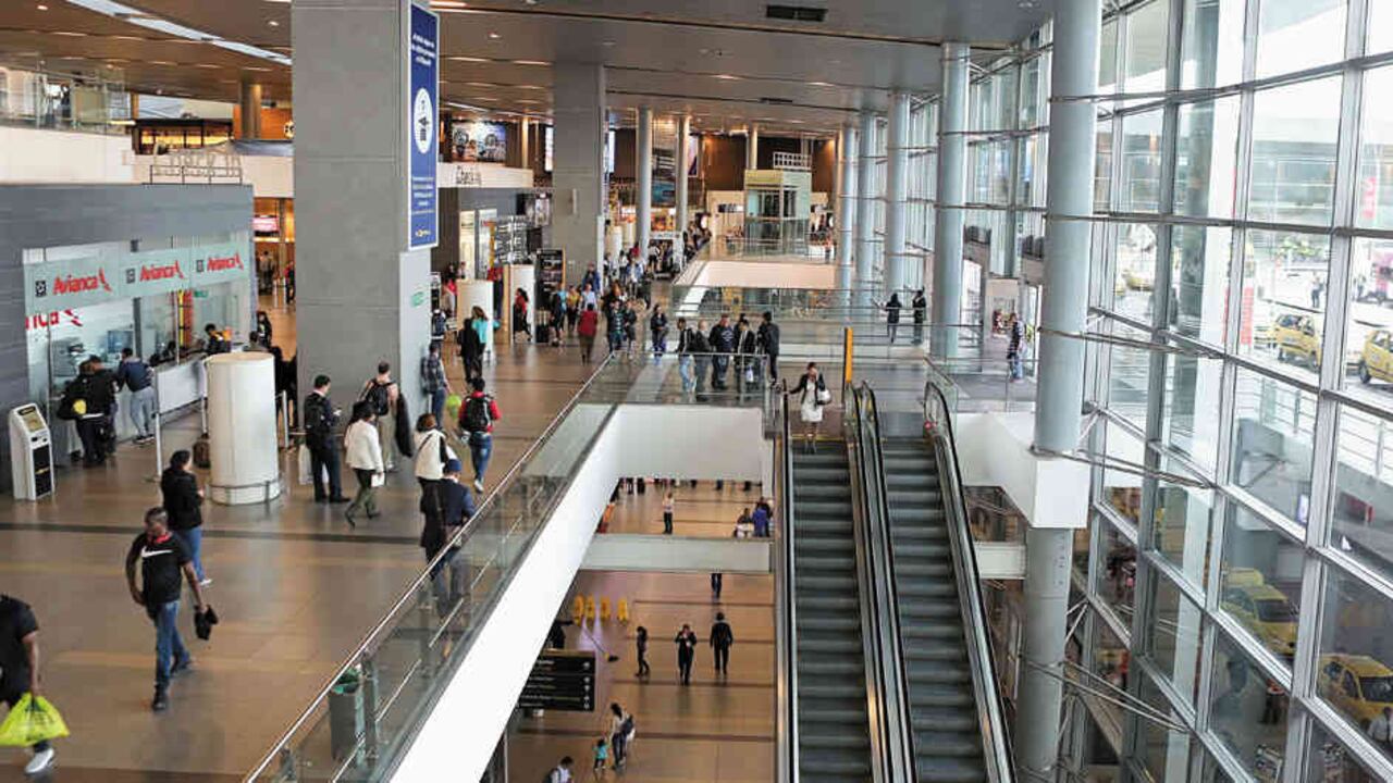 La Organización de Aviación Civil Internacional (Oaci), afirma que en los próximos quince años se duplicará el número de vuelos y pasajeros en el mundo.