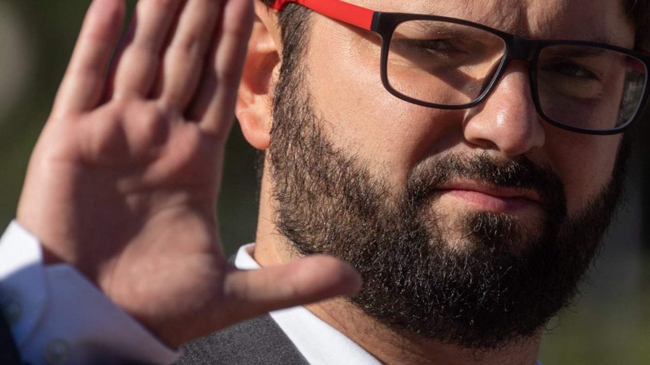 Gabriel Boric, presidente de Chile, firmó reforma fiscal.