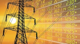 Torres de transmisión eléctrica, símbolo del aumento sostenido en las tarifas de energía que hoy ubican a Colombia como el país con la electricidad más costosa de la región.