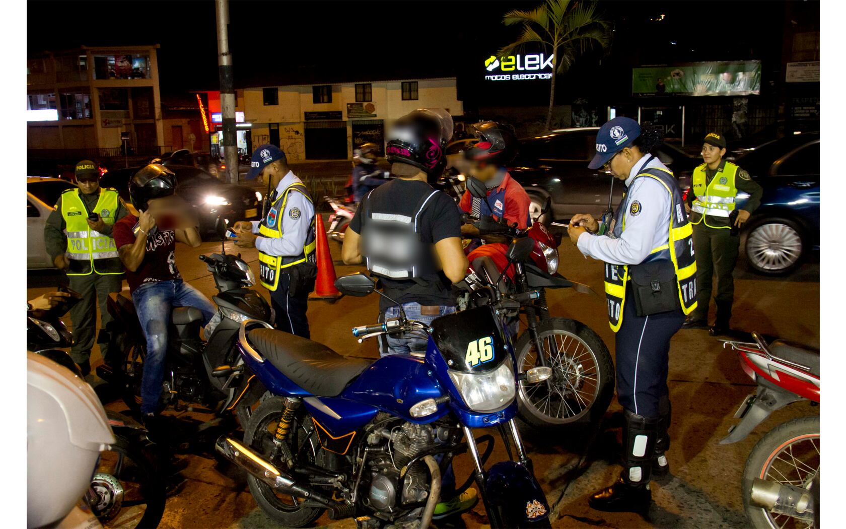 Once  puestos de control, donde participaron  2200 hombres de la Policía, 1100 unidades de la secretaría de Movilidad hicieron parte de los operativos de ‘Halloween’. No obstante, se reportaron caravanas de motos en algunos barrios de Cali.