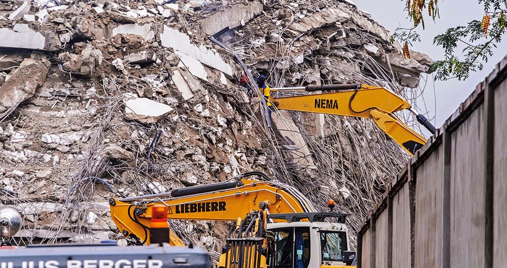 En Nigeria un desplome de un edificio se convirtió en una tragedia en todo el país. Foto: AFP