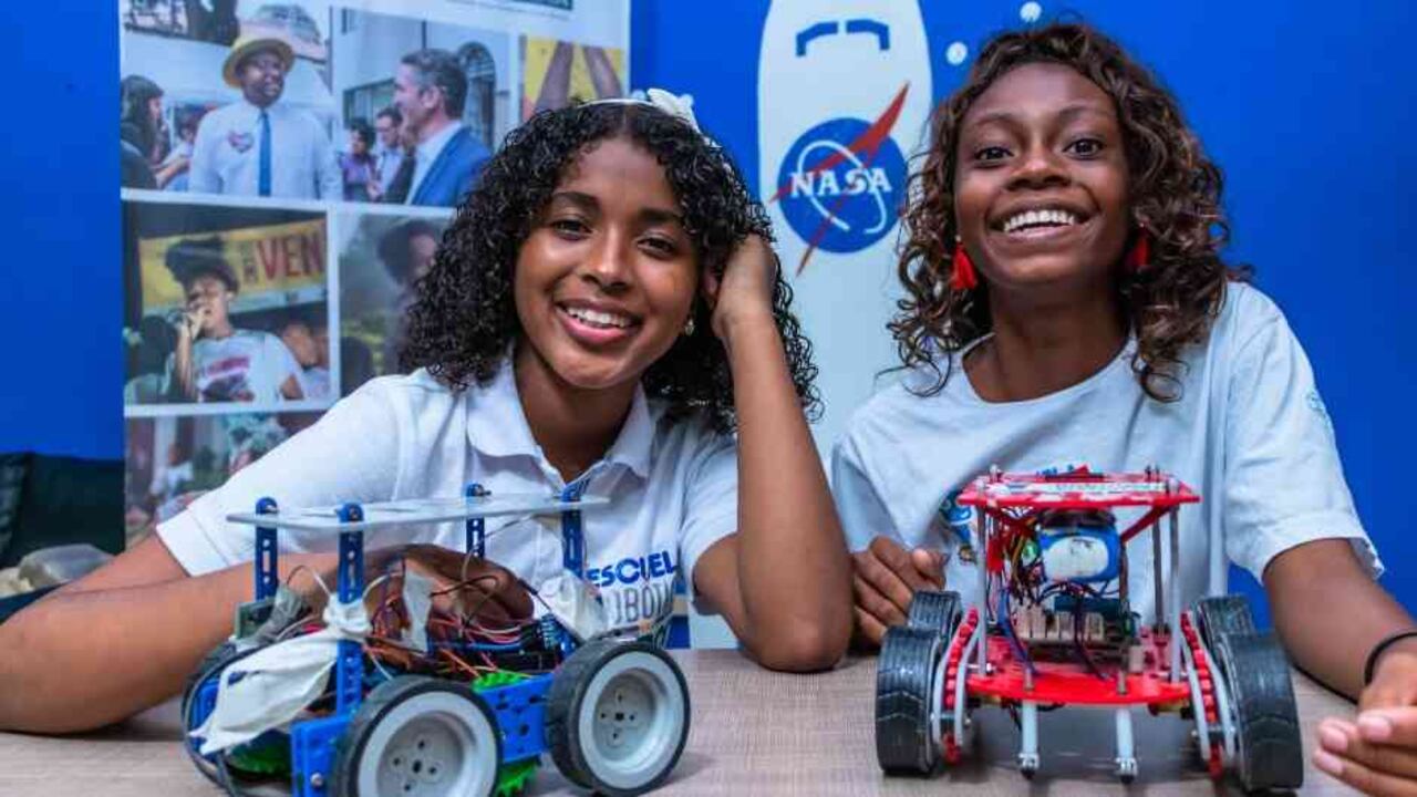 Kelly Córdoba y Yorleidy Parra, quienes fueron seleccionadas para ir a la NASA.