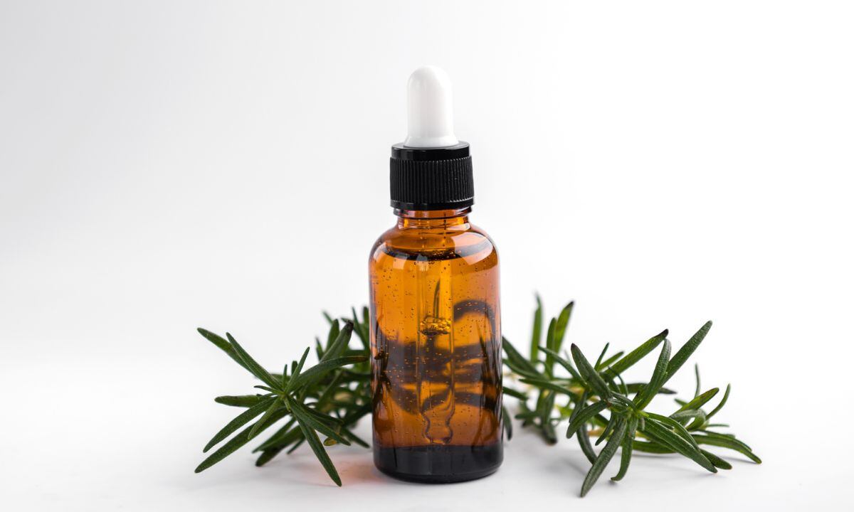 Hacer un aromatizante con romero.